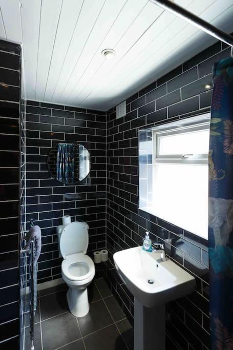 Chester/Handbridge Sleeps 9 + Netflix Hough Green Eksteriør billede